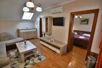 Juliana_Sirava_C_10